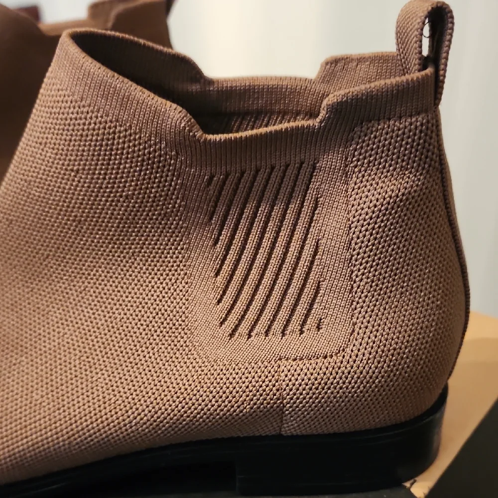 Vivaia Water Resistant Square Toe Nutmeg Chukka Boots - Picture 5 of 10